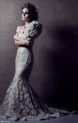 高清组图：混血美女伊丽莎-杜什库写真性感华丽