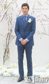 组图：韩星吴志浩大婚落泪 张赫等好友道贺