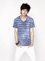 高清组图：俞承浩IU合拍服饰海报休闲风格展个性