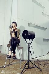 组图：《天涯明月刀》张定涵杂志封面展现双重性格