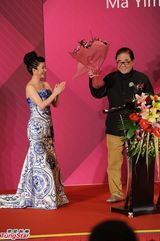 组图：马一鸣联袂姜育恒唱响金色大厅