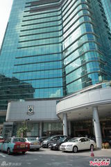 组图：传郭晶晶20日剖腹生子 传媒围堵医院