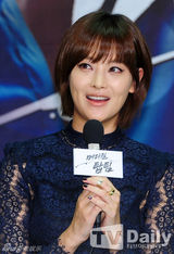 组图：权相佑珉豪等亮相《医学团队》发布会