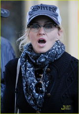 组图：麦当娜《W.E》片场风风火火大喇叭吼不停