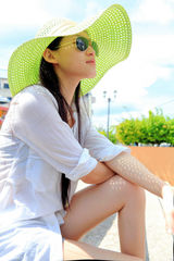 组图：苏青夏末写真 沐浴南亚阳光笑容明媚