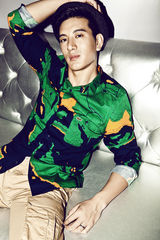 组图：蒲巴甲英伦写真出炉 变身“高富帅”