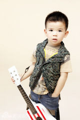 组图：刘涛携子女拍写真幸福温馨