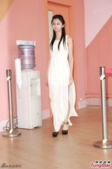 组图：港姐选拔二轮佳丽彩妆亮相变白富美