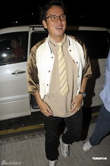 组图：曾志伟生日会指定穿校服 成龙刘嘉玲祝贺