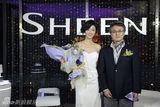 组图：桂纶镁低胸礼服亮相上海