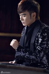 组图：焦恩俊《蒲公英》MV白色情人节温情首发