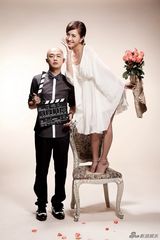 组图：包贝尔牵手包文婧搞怪出镜显甜蜜