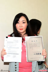 组图：萧敬腾女粉丝开记者会否认骚扰偶像