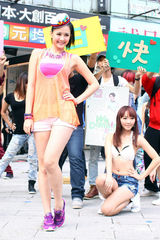 组图：安心亚热舞出席活动 生日未获阿Ken礼物