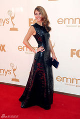 组图：第63届艾美奖红毯 玛丽娅-曼努诺斯闪亮登场