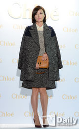 组图：李妍熙等靓装拼性感 韩彩英恢复曼妙身材