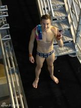 组图：奥运跳水冠军半裸展现运动之美