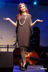 组图：林凡携手郁可唯开唱 配唱《犀利人妻》结缘