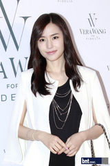 组图：韩星金莎朗金敏贞等出席品牌新品发布会