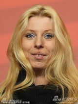 高清：《都灵之马》发布会 导演贝拉-塔尔眼神犀利