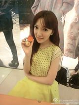 组图：王励勤主播女友微博晒美艳靓照