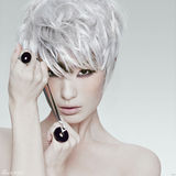 组图：韩晓最新珠宝大片 高贵气质低调绽放