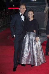 组图：《雷神2》伦敦首映 锤哥洛基兄弟频卖萌