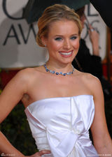 高清组图：克里斯汀-贝尔颈链配裹胸礼服光彩照人