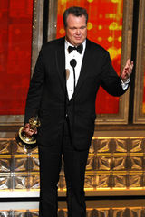 组图：艾瑞克-斯通斯崔特凭《摩登家庭》获最佳男配角奖