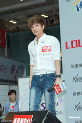 组图：Lollipop F签唱会演绎新歌遇粉丝热捧