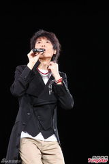 组图：黄子华栋笃笑香港首演 许志安郭蔼明捧场