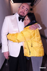 组图：张信哲助阵黄伟文作品展 郑伊健留须造型亮相