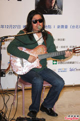 组图：担心盲胞舞台消失 萧煌奇站台送暖