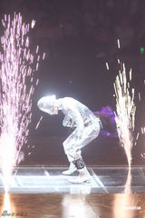 组图：郭富城小巨蛋开唱展过人舞技HIGH翻全场