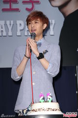 组图：JPM王子撇绯闻女友杨丞琳提前庆生