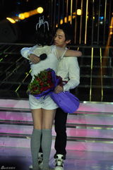 组图：邹凯上电视节目惊喜求婚 陈一冰谢娜微笑祝福