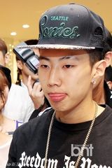 组图：韩星朴宰范潮装出席品牌新店开业活动