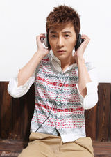 组图：大左全新写真出炉 年内推出首张演唱专辑