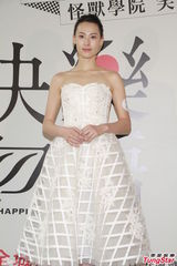 组图：梁洛施手语演绎歌曲 与李泽楷还有联络