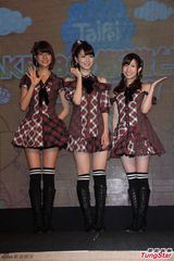 组图：AKB48访台推介旅游 靓丽裙装青春可爱