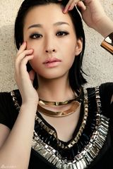 组图：穆婷婷休闲写真享受惬意阳光