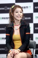 高清组图：韩女团Girl’sDay专辑首唱会甜美可爱