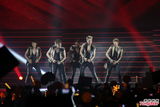 组图：韩国男团神话香港开唱 打造视听盛宴