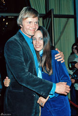 组图：女神朱莉心中的女神 其母珍贵旧照曝光