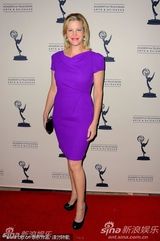 组图：《毒师》演员捧场提名酒会 安娜紫裙鲜艳