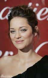 幻灯图：众星亮相棕榈泉影展 玛丽亚摘最佳女配角