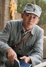 组图：盘点明星帅气军装造型 男星阳刚女星飒爽