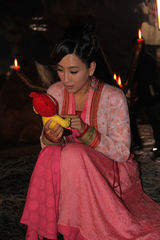 组图：探班吴奇隆马苏山洞拍激情戏