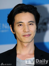 组图：元斌帅气亮相活动 俊秀清逸展美男气质