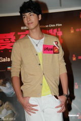 组图：《喜爱夜蒲》香港首映 导演钱国伟携演员亮相